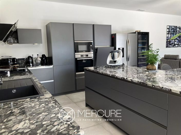 Image No.3-4 Bed House for sale
