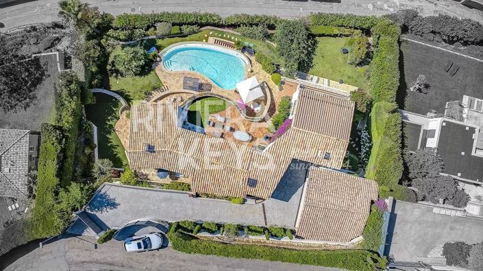 Image No.3-5 Bed House for sale