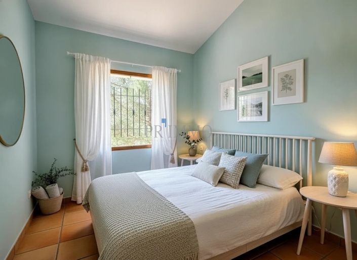 Image No.12-4 Bed House for sale