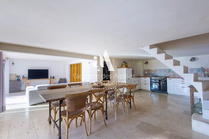 Image No.6-6 Bed House for sale