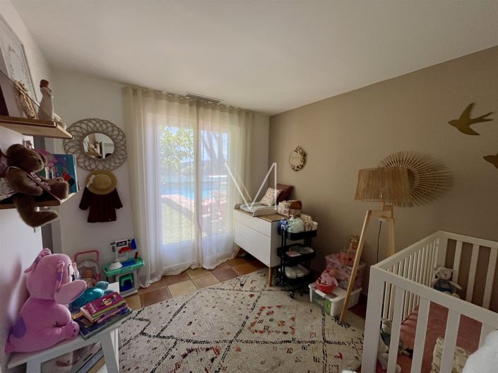 Image No.24-4 Bed House for sale