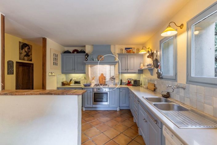 Image No.3-5 Bed House for sale