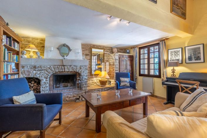 Image No.6-5 Bed House for sale