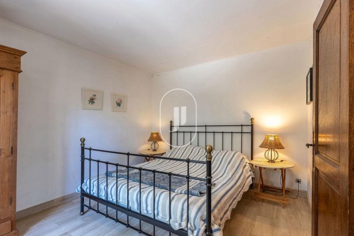 Image No.7-5 Bed House for sale