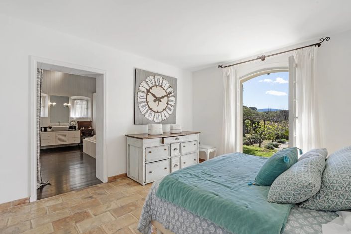 Image No.17-3 Bed House for sale