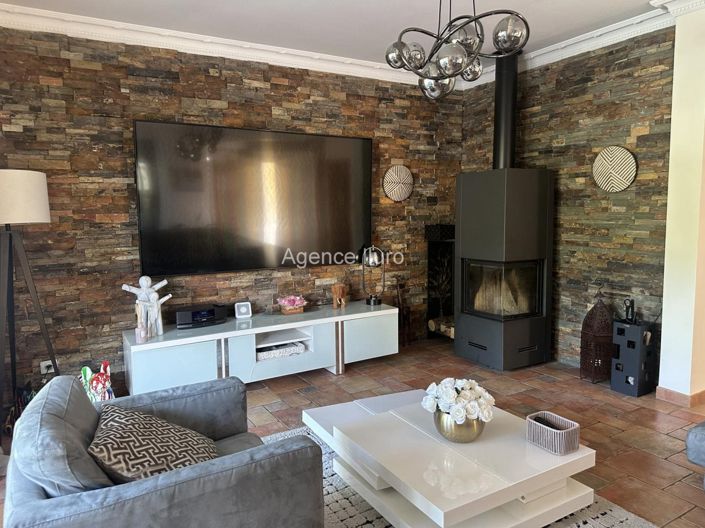Image No.11-4 Bed House for sale