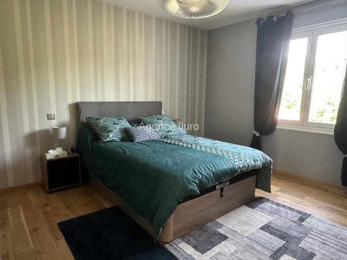 Image No.17-4 Bed House for sale