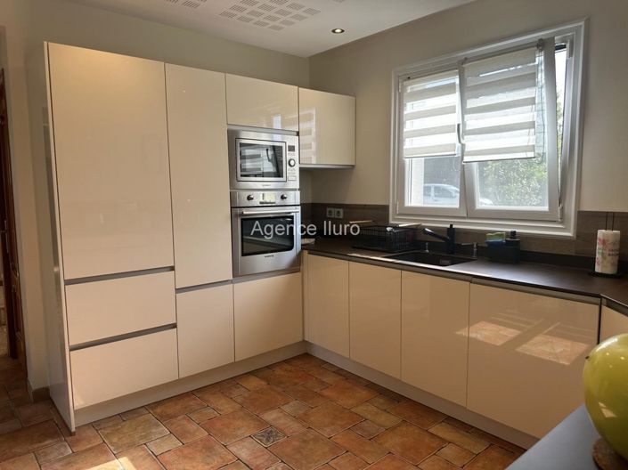 Image No.7-4 Bed House for sale