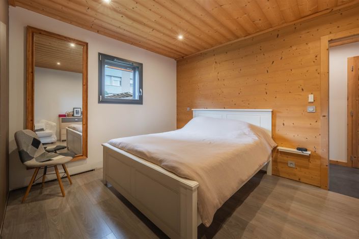Image No.11-3 Bed House for sale