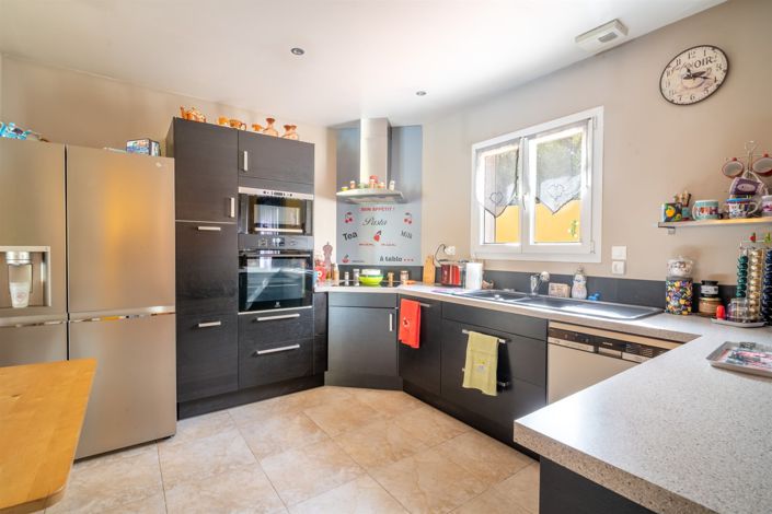 Image No.6-3 Bed House for sale