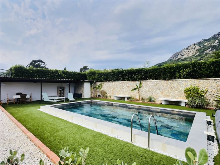 Image No.12-5 Bed House for sale