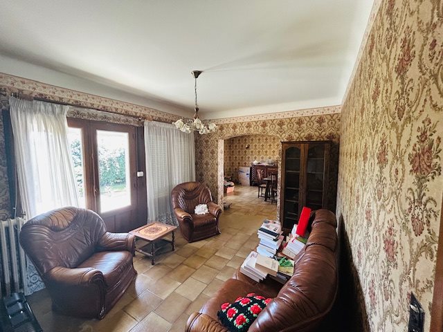 Image No.7-3 Bed House for sale