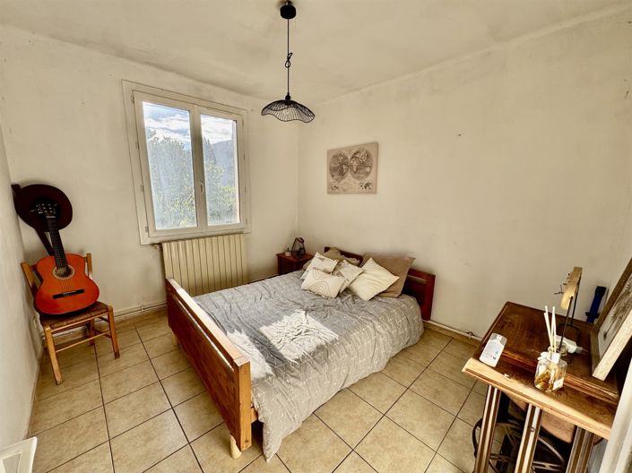 Image No.6-4 Bed House for sale