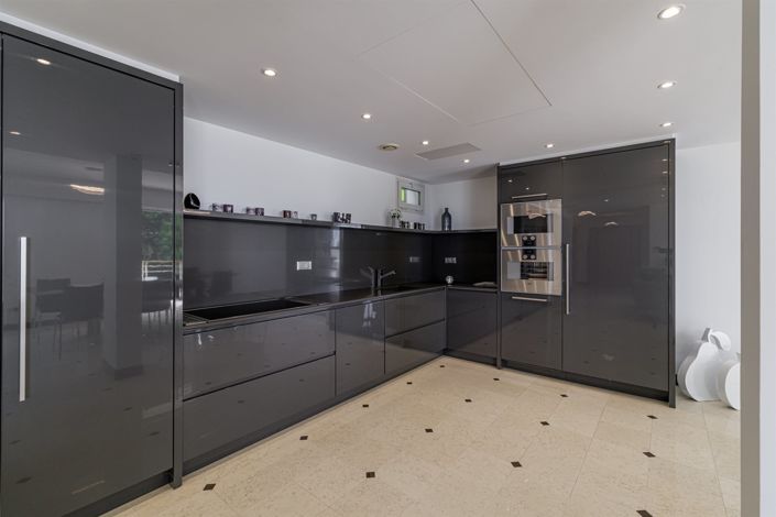 Image No.15-3 Bed House for sale