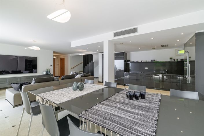 Image No.16-3 Bed House for sale