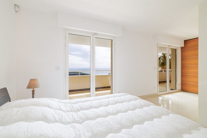 Image No.26-3 Bed House for sale