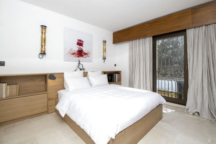 Image No.5-5 Bed House for sale