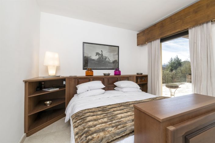 Image No.6-5 Bed House for sale