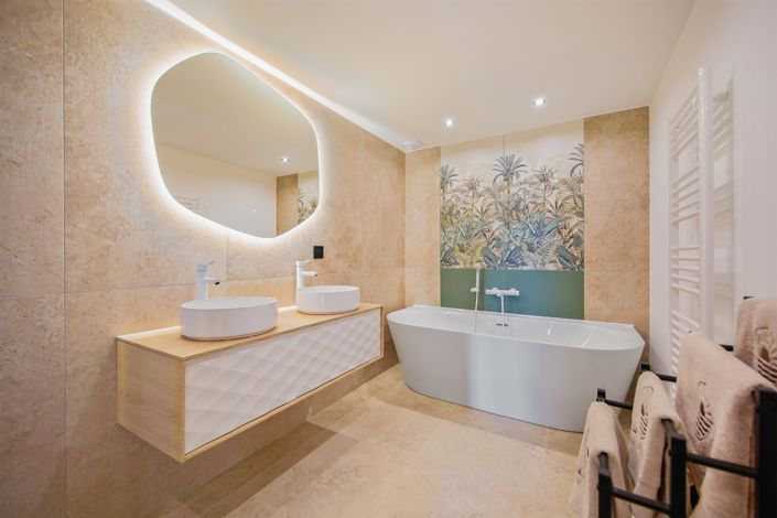 Image No.12-5 Bed House for sale