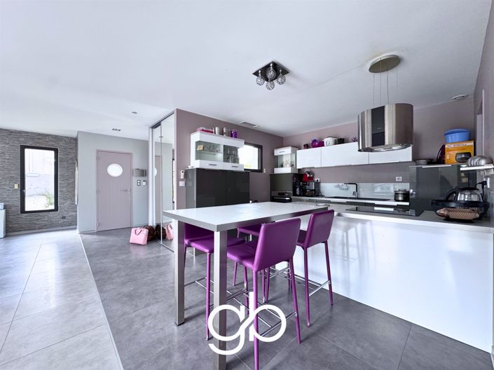 Image No.3-3 Bed House for sale