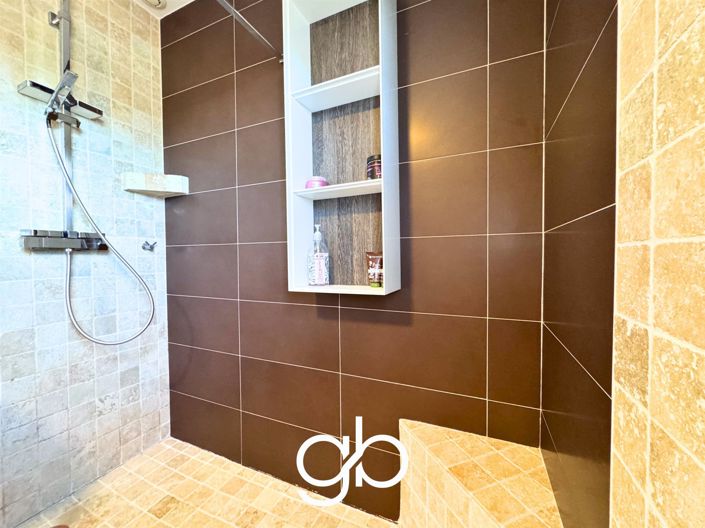 Image No.9-3 Bed House for sale