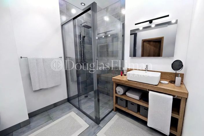 Image No.11-4 Bed Apartment for sale