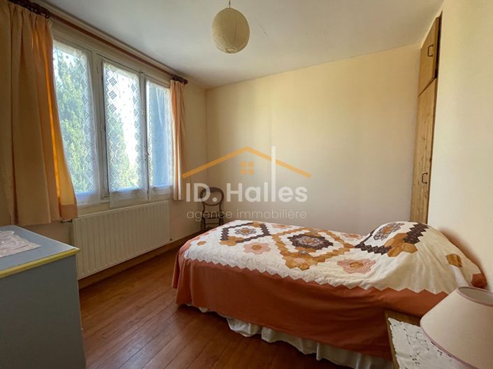 Image No.10-3 Bed House for sale