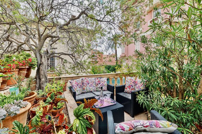 Image No.3-5 Bed House for sale
