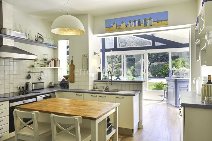 Image No.7-5 Bed House for sale