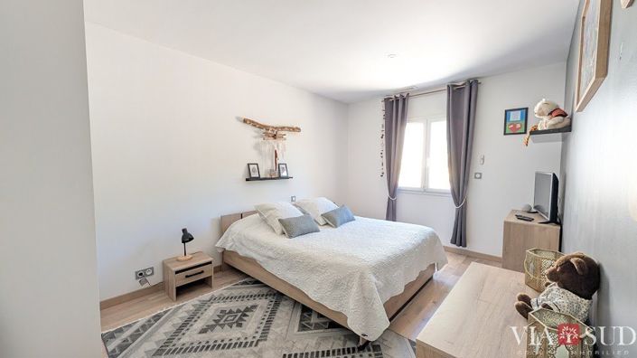 Image No.11-3 Bed House for sale