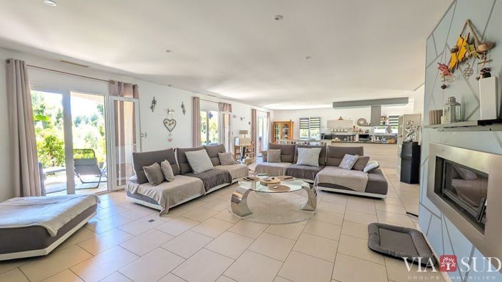 Image No.7-3 Bed House for sale