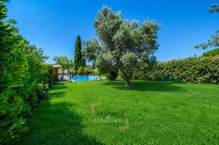 Image No.2-5 Bed House for sale