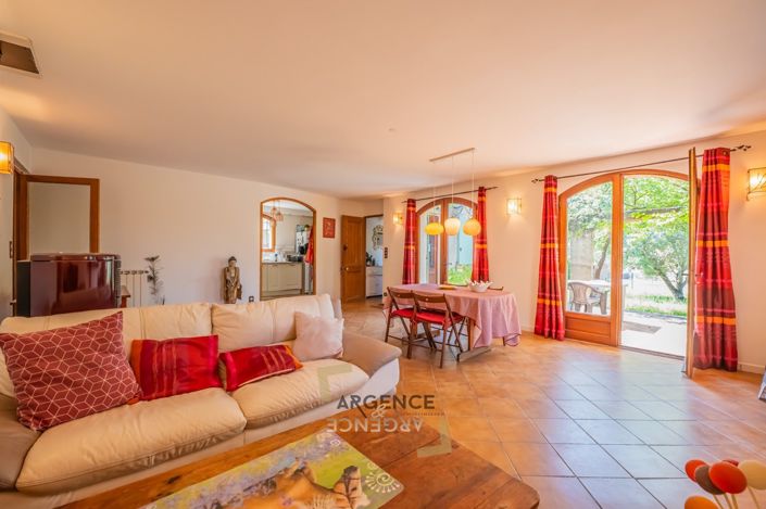 Image No.5-5 Bed House for sale