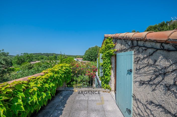 Image No.9-5 Bed House for sale