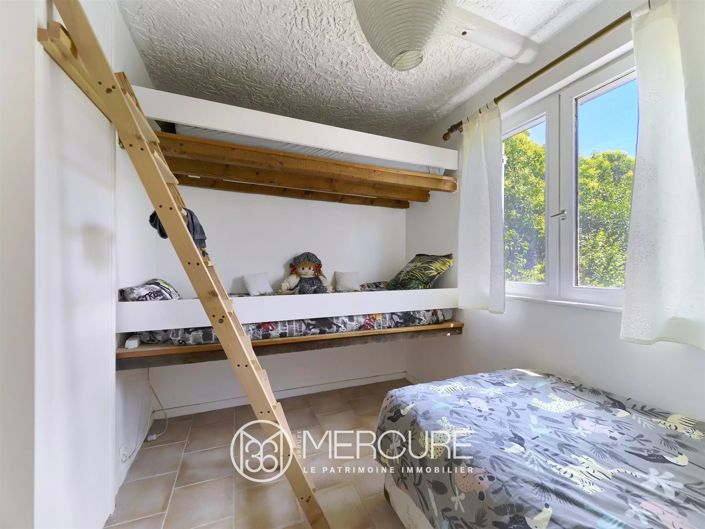 Image No.9-5 Bed House for sale