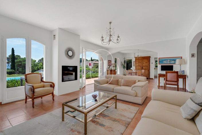 Image No.4-4 Bed House for sale