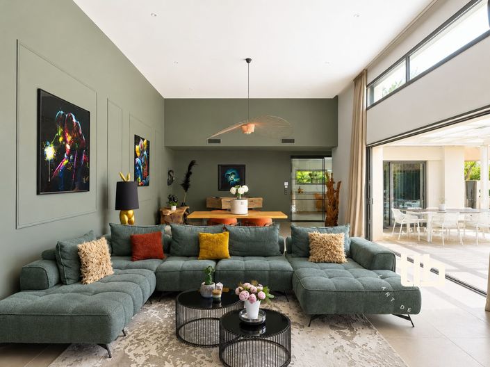 Image No.4-4 Bed Property for sale