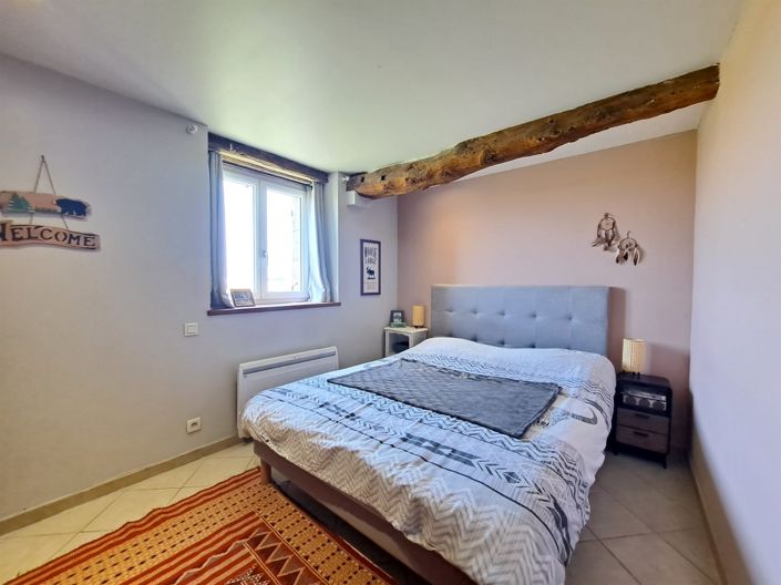 Image No.29-8 Bed Property for sale