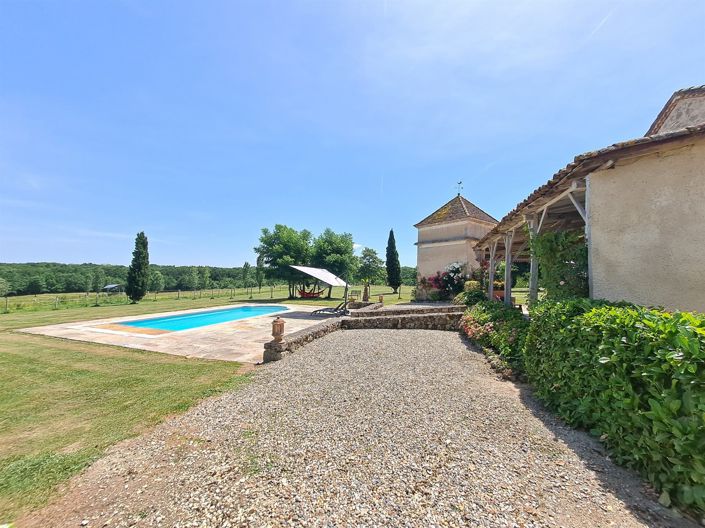 Image No.3-8 Bed Property for sale