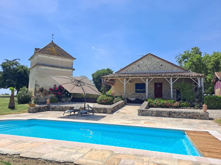 Image No.4-8 Bed Property for sale