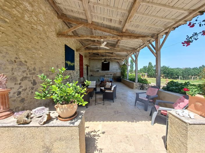 Image No.5-8 Bed Property for sale