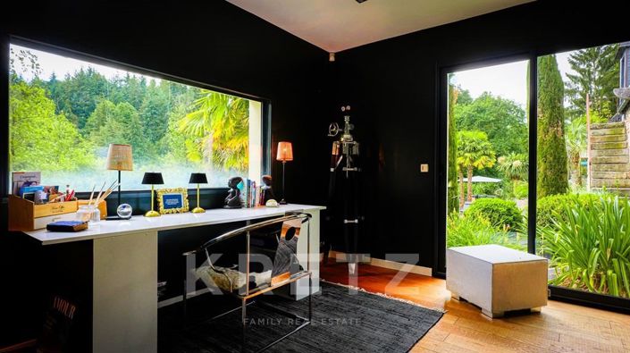 Image No.18-5 Bed House for sale
