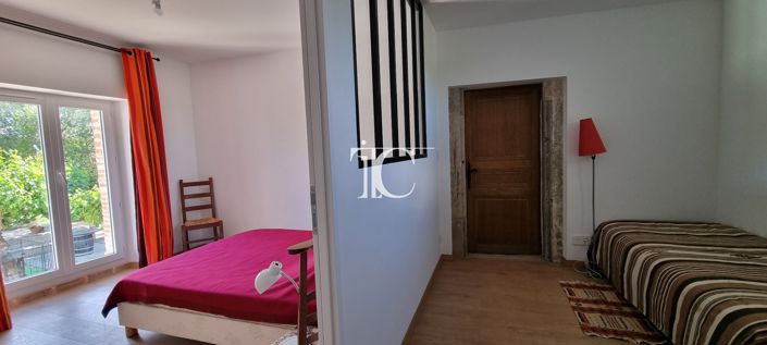 Image No.17-8 Bed House for sale
