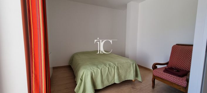 Image No.18-8 Bed House for sale