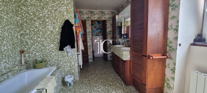 Image No.19-8 Bed House for sale
