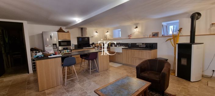 Image No.5-8 Bed House for sale
