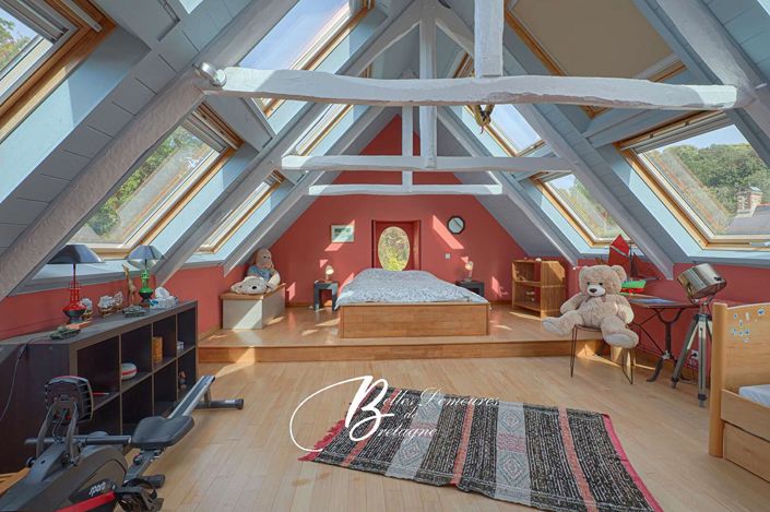 Image No.10-7 Bed House for sale