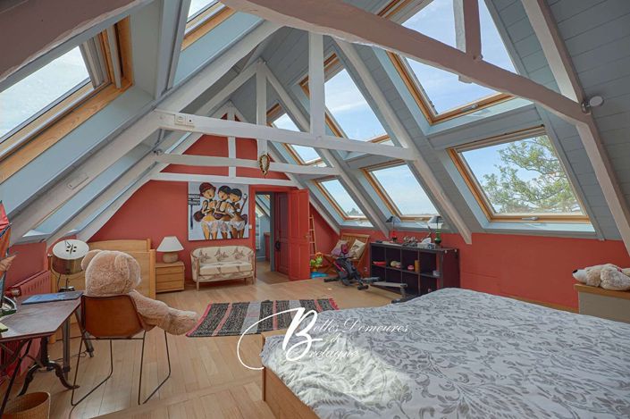 Image No.12-7 Bed House for sale