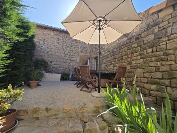 1 - Ardèche, Maison