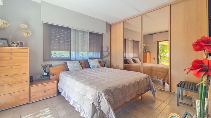 Image No.16-4 Bed House for sale